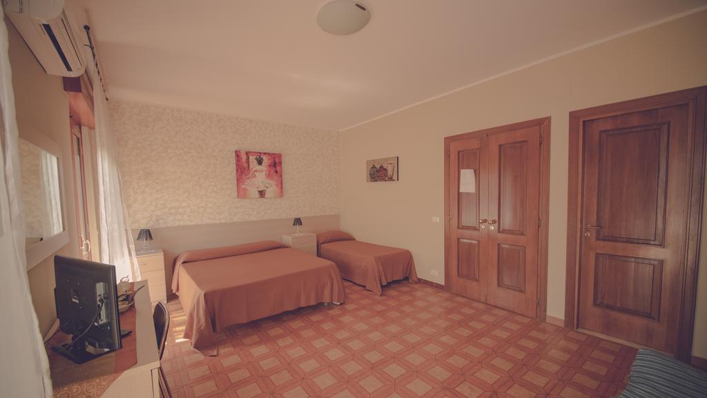 Cassiodoro Rooms Affittacamere Catanzaro Exterior photo